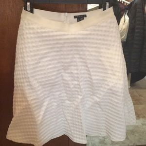 Theory white skirt with pockets